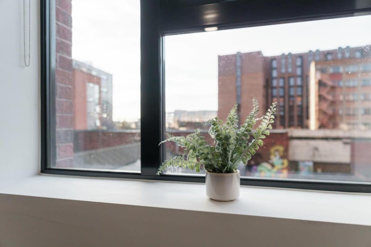 Modern 1 Bed Apartment In Liverpool Centre Экстерьер фото