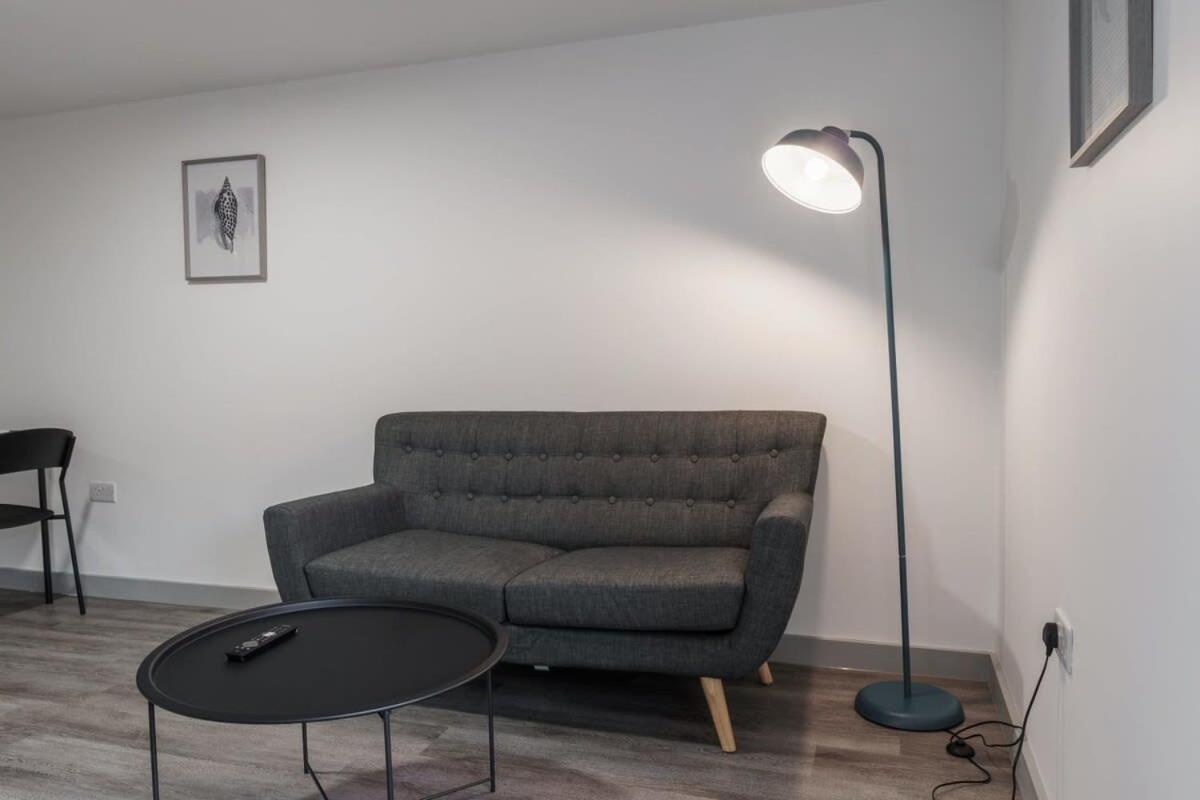 Modern 1 Bed Apartment In Liverpool Centre Экстерьер фото